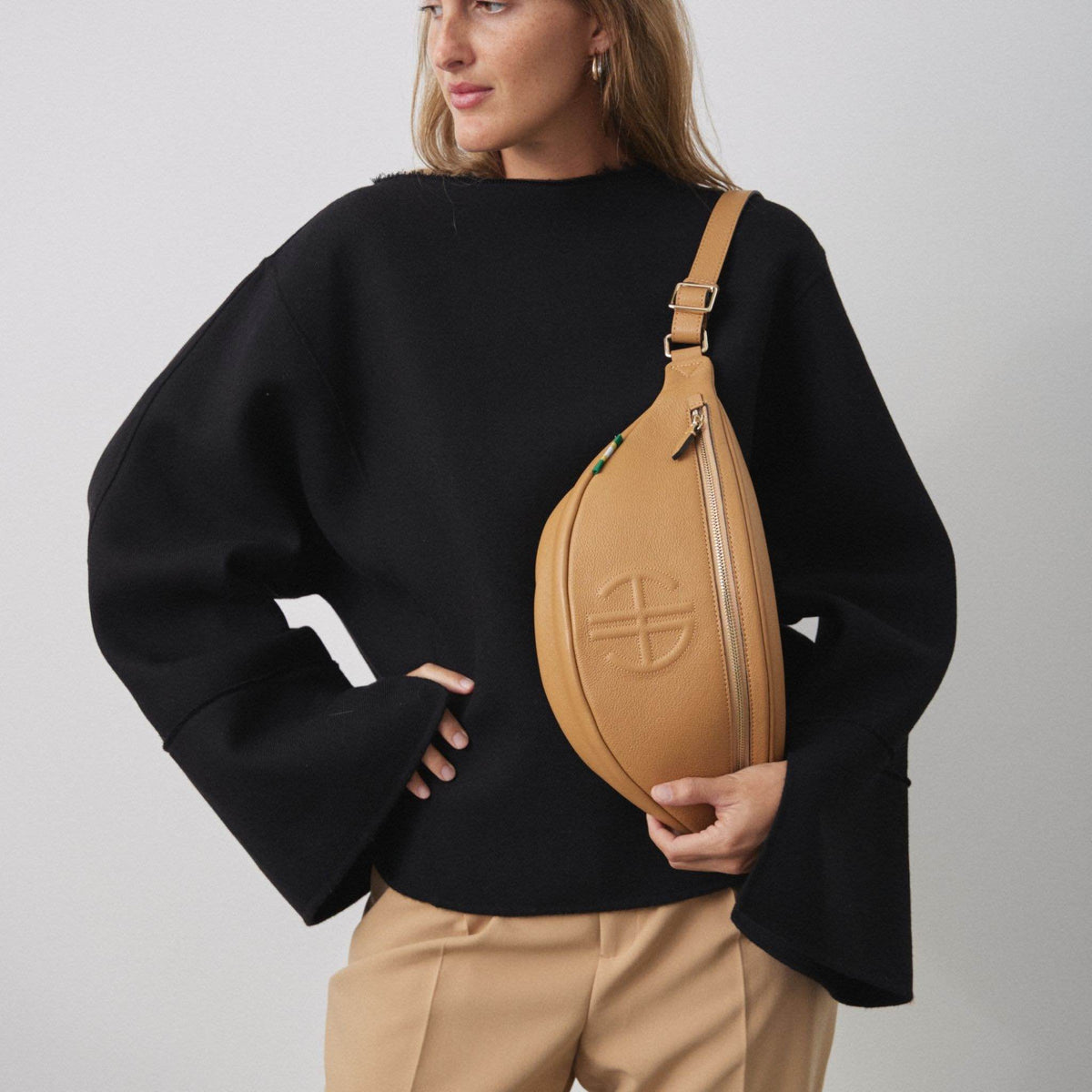 Harry-Austin-Leather-Venice-Bumbag-Tan